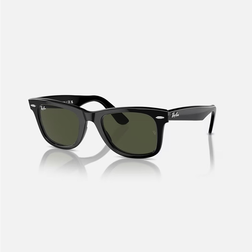 Ray-Ban Original Wayfarer Classic Black Frame with Green Lenses